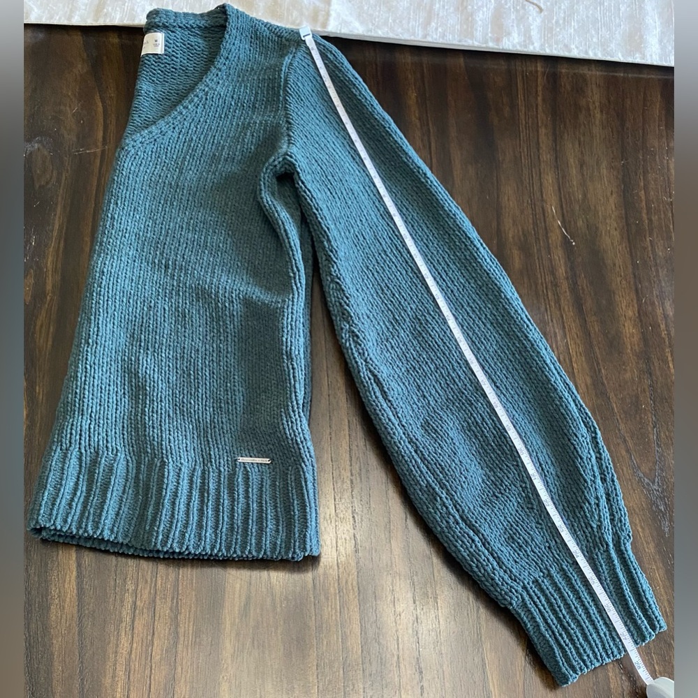 Abercrombie & Fitch Soft A&F Collection Teal V-Neck Knit Sweater, Size M - Picture 6 of 8